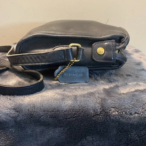 Coach vintage beautiful black bag. - Picture 6 of 9